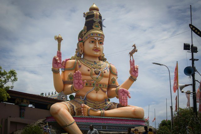 A statue in Koneswaram Temple
